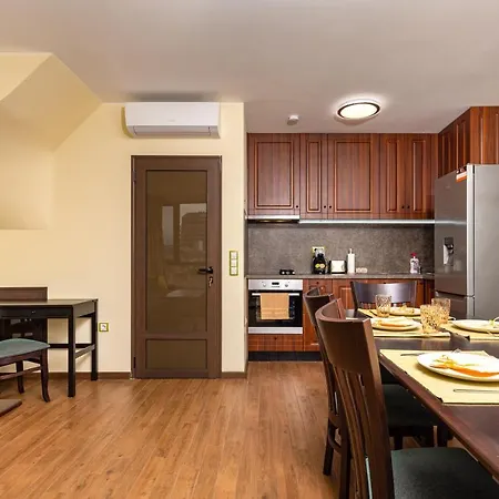 2bd Penthouse: Stunning Views Apartment *