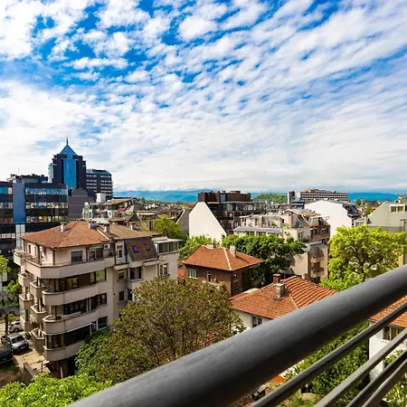 Apartment 2bd Penthouse: Stunning Views